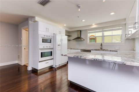 Touwnhouse à louer à Fort Lauderdale, Floride: 3 chambres, 217.95 m2 № 2036515 - photo 9