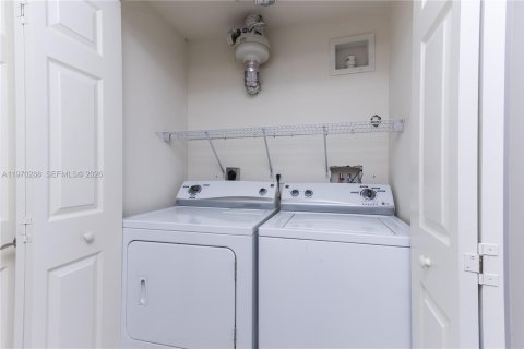 Touwnhouse à louer à Fort Lauderdale, Floride: 3 chambres, 217.95 m2 № 2036515 - photo 13