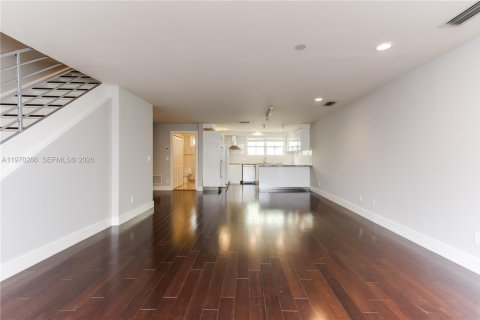 Touwnhouse à louer à Fort Lauderdale, Floride: 3 chambres, 217.95 m2 № 2036515 - photo 18