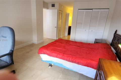 Condo in Hollywood, Florida, 2 bedrooms  № 2025214 - photo 14