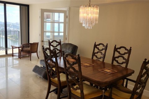 Condo in Hollywood, Florida, 2 bedrooms  № 2025214 - photo 7