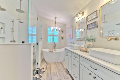 House in Valrico, Florida 4 bedrooms, 204.85 sq.m. № 1874069 - photo 12