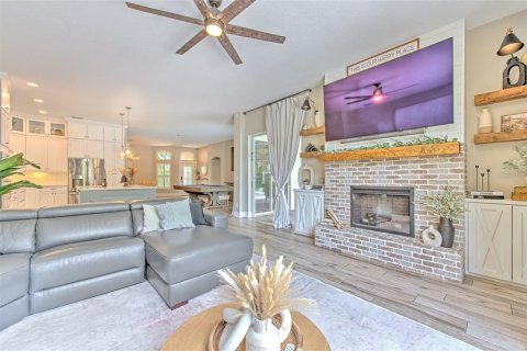 House in Valrico, Florida 4 bedrooms, 204.85 sq.m. № 1874069 - photo 10