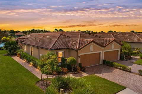 Villa ou maison à vendre à Sarasota, Floride: 3 chambres, 175.21 m2 № 2420470 - photo 2