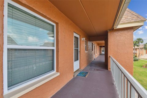 Condo in Largo, Florida, 2 bedrooms  № 2383394 - photo 5