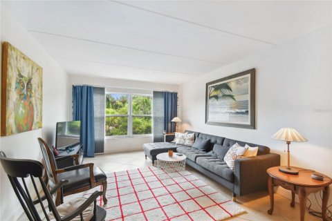 Condo in Largo, Florida, 2 bedrooms  № 2383394 - photo 23