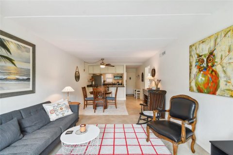Condo in Largo, Florida, 2 bedrooms  № 2383394 - photo 27