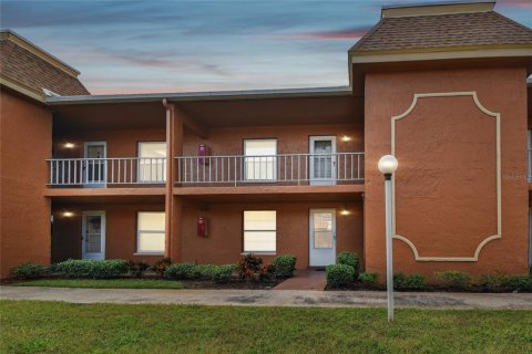 Condo in Largo, Florida, 2 bedrooms № 2383394