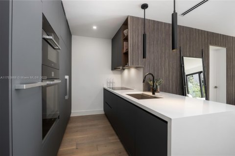Condo in Key Biscayne, Florida, 3 bedrooms  № 1579902 - photo 2