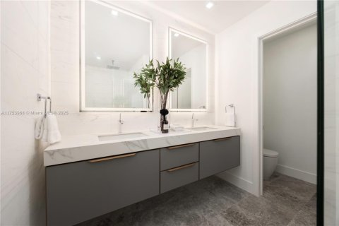 Condo in Key Biscayne, Florida, 3 bedrooms  № 1579902 - photo 9