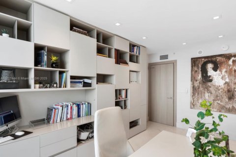 Condo in Aventura, Florida, 3 bedrooms  № 1471549 - photo 27