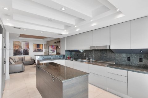 Condo in Aventura, Florida, 3 bedrooms  № 1471549 - photo 14