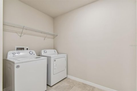 House in Zephyrhills, Florida 4 bedrooms, 268.86 sq.m. № 1886454 - photo 22