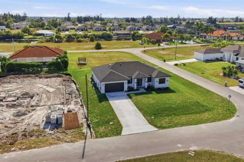 Купить виллу или дом в Кейп-Корал, Флорида 4 комнаты, 172.33м2, № 1994541 - фото 6