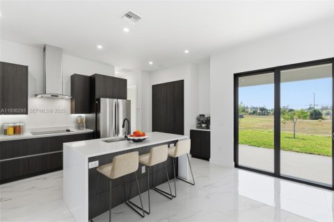 Купить виллу или дом в Кейп-Корал, Флорида 4 комнаты, 172.33м2, № 1994541 - фото 21