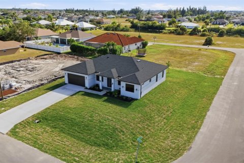 Купить виллу или дом в Кейп-Корал, Флорида 4 комнаты, 172.33м2, № 1994541 - фото 5