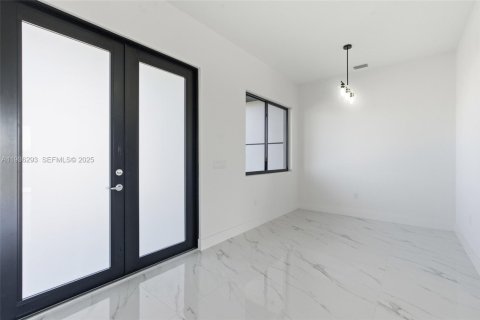 Купить виллу или дом в Кейп-Корал, Флорида 4 комнаты, 172.33м2, № 1994541 - фото 19