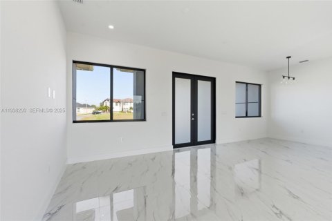 Купить виллу или дом в Кейп-Корал, Флорида 4 комнаты, 172.33м2, № 1994541 - фото 15