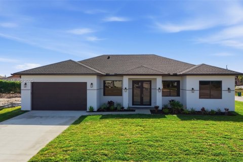 Дом в Кейп-Корал, Флорида 4 комнаты, 172.33м2 № 1994541