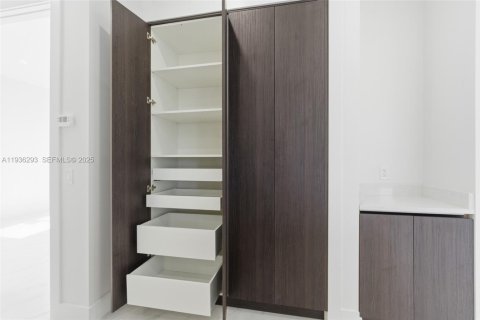 Купить виллу или дом в Кейп-Корал, Флорида 4 комнаты, 172.33м2, № 1994541 - фото 30