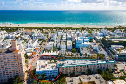 Condominio en venta en Miami Beach, Florida, 33 dormitorios, 25.08 m2 № 1796996 - foto 1