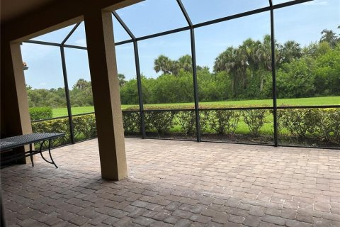 Villa ou maison à vendre à Sarasota, Floride: 2 chambres, 198.07 m2 № 1909324 - photo 10