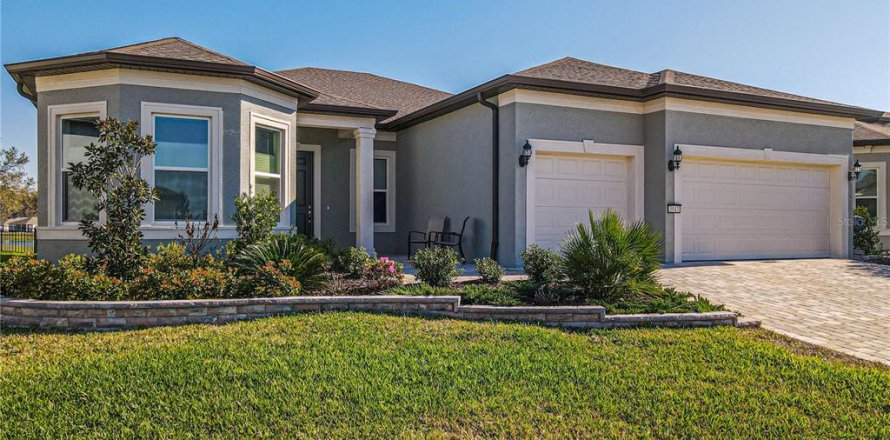 House in Ocala, Florida 3 bedrooms, 234.3 sq.m. № 1720412