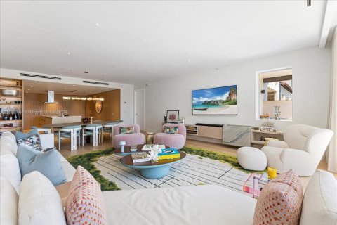 Снять в аренду кондоминиум в Майами-Бич, Флорида 3 спальни, 213.68м2, № 1958763 - фото 4