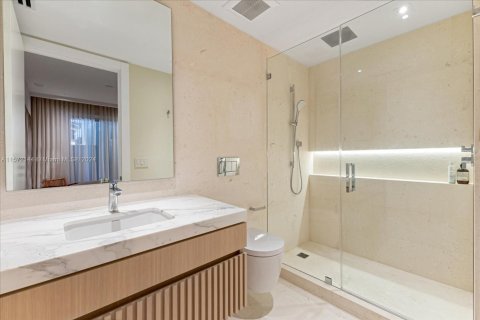 Снять в аренду кондоминиум в Майами-Бич, Флорида 3 спальни, 213.68м2, № 1958763 - фото 29