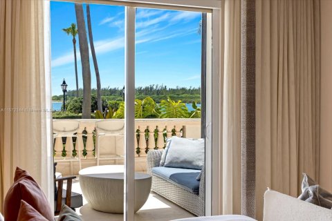 Снять в аренду кондоминиум в Майами-Бич, Флорида 3 спальни, 213.68м2, № 1958763 - фото 18