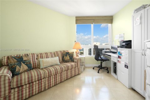 Condo in Miami Beach, Florida, 3 bedrooms № 2026281 - photo 17