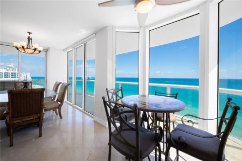 Condo in Miami Beach, Florida, 3 bedrooms № 2026281 - photo 9
