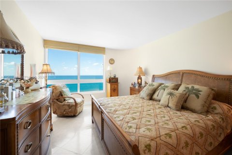 Condo in Miami Beach, Florida, 3 bedrooms № 2026281 - photo 15