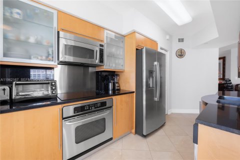 Condo in Miami Beach, Florida, 3 bedrooms № 2026281 - photo 6