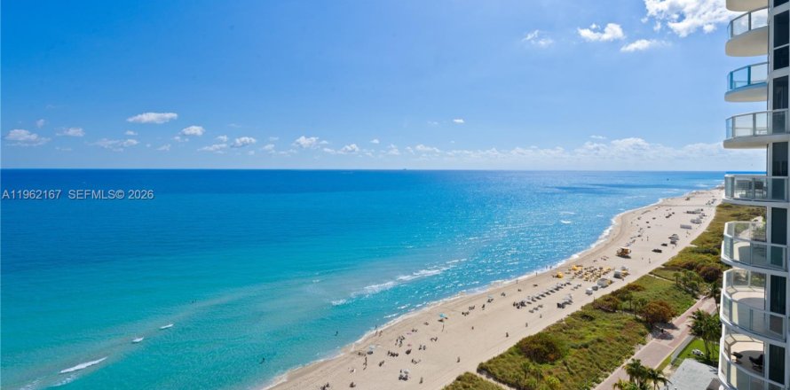 Condo in Miami Beach, Florida, 3 bedrooms № 2026281