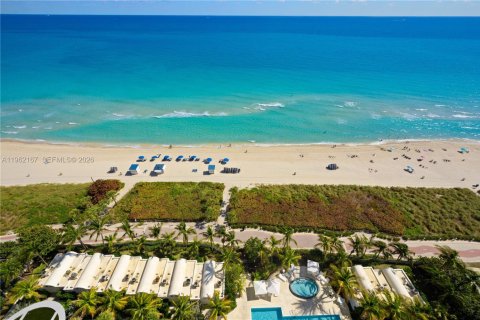 Condo in Miami Beach, Florida, 3 bedrooms № 2026281 - photo 25