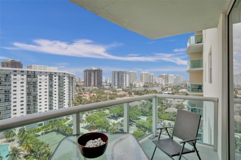 Copropriété à vendre à Sunny Isles Beach, Floride: 2 chambres, 139.82 m2 № 2264824 - photo 3