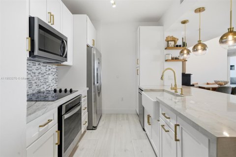 Снять в аренду кондоминиум в Майами, Флорида 2 спальни, 104.05м2, № 1954585 - фото 14