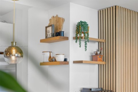 Снять в аренду кондоминиум в Майами, Флорида 2 спальни, 104.05м2, № 1954585 - фото 16