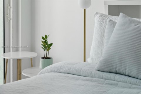 Снять в аренду кондоминиум в Майами, Флорида 2 спальни, 104.05м2, № 1954585 - фото 25