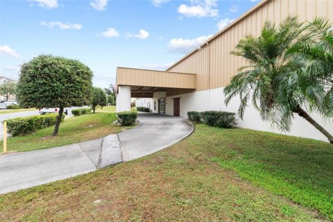 Propiedad comercial en alquiler en Lakeland, Florida, 1170.57 m2 № 1435601 - foto 4