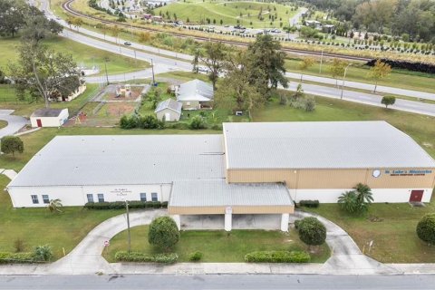 Propiedad comercial en alquiler en Lakeland, Florida, 1170.57 m2 № 1435601 - foto 1