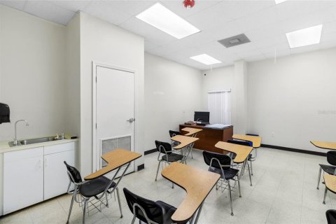 Propiedad comercial en alquiler en Lakeland, Florida, 1170.57 m2 № 1435601 - foto 29