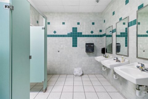 Propiedad comercial en alquiler en Lakeland, Florida, 1170.57 m2 № 1435601 - foto 17