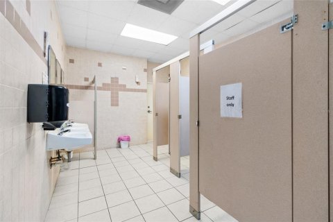 Propiedad comercial en alquiler en Lakeland, Florida, 1170.57 m2 № 1435601 - foto 20