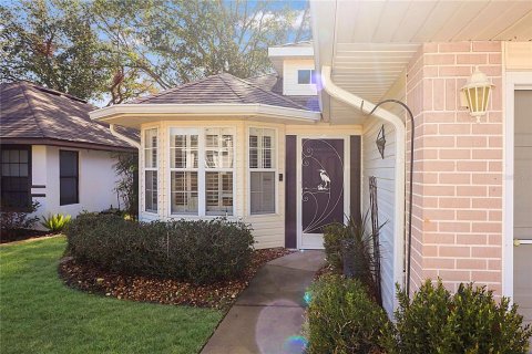 House in Leesburg, Florida 3 bedrooms, 143.16 sq.m. № 1885438 - photo 2