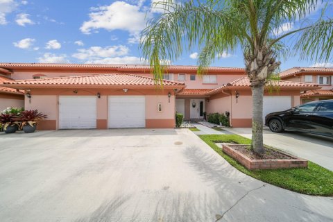 Adosado en venta en Miami, Florida, 3 dormitorios, 126.35 m2 № 1128031 - foto 1