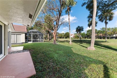 House in Margate, Florida 3 bedrooms, 192.68 sq.m. № 2252838 - photo 15