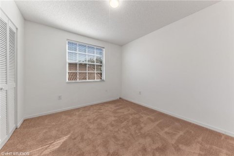 House in Margate, Florida 3 bedrooms, 192.68 sq.m. № 2252838 - photo 9