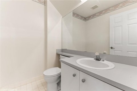 House in Margate, Florida 3 bedrooms, 192.68 sq.m. № 2252838 - photo 12